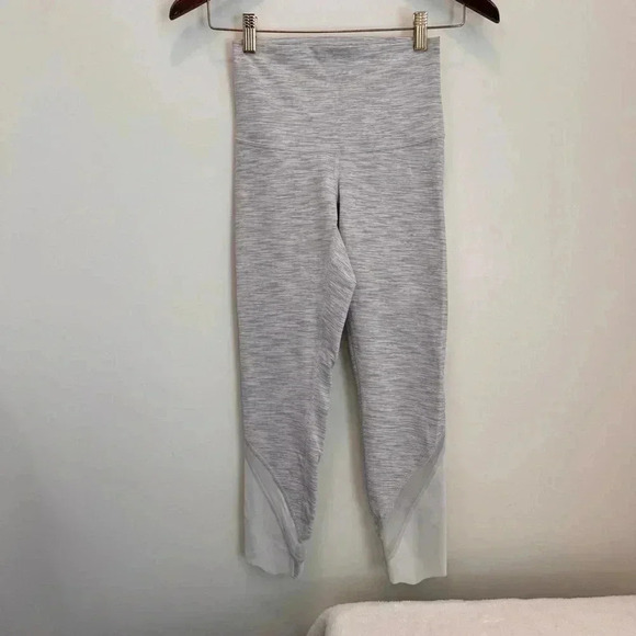 Lululemon Wunder Under High Rise Scalloped Hem Crop 23” size 4 - Picture 3 of 14